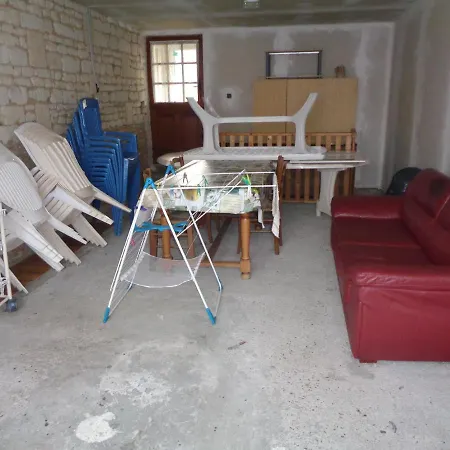 17 Rue De Chalon 86120 St Leger De Montbrillais Saint-Leger-de-Montbrillais